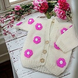 PEMBE ÇİÇEKLİ HIRKA